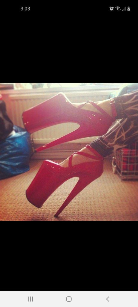 AdventuresWithSantana beautiful model pic