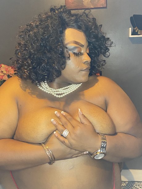 Sinclaire BBWPHENOM perfect model pics