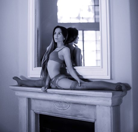 MakoSoup sexy actress pics