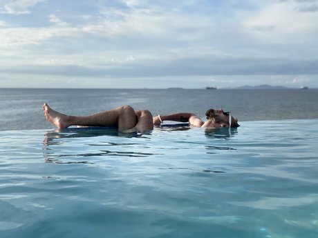 Dustin Banks model top pic