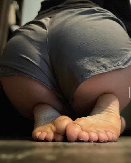 Bunniful soles star nudes image