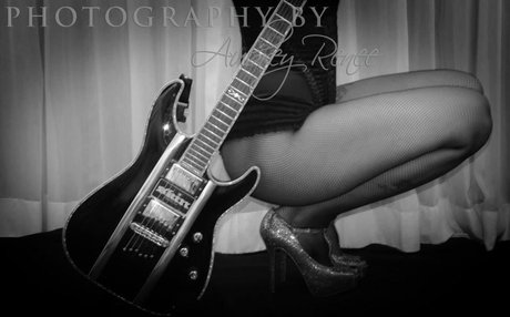 Mi Moon erotic actress archive