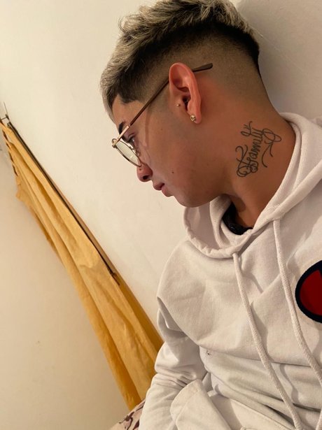 Tahiel_ model hd picture