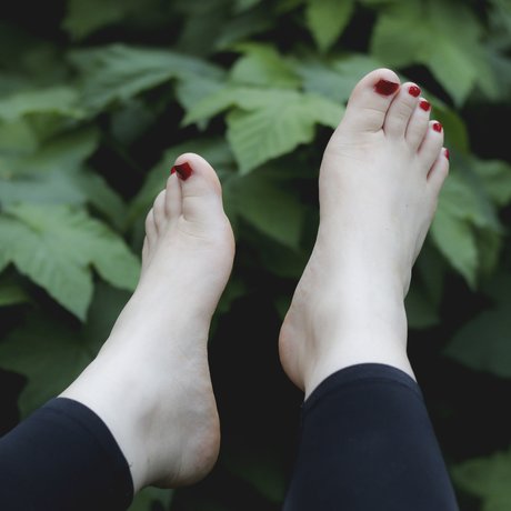 Finnfoot naked model images