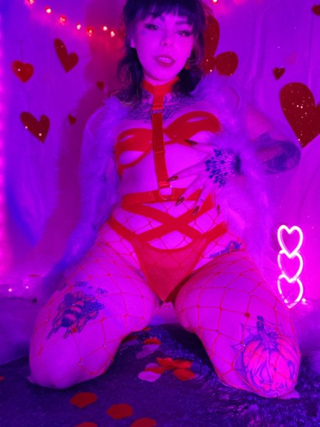 Mango Hoe VIP free pornstar picture