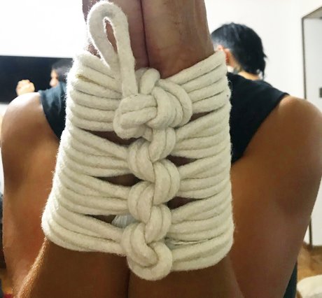 Master Carlos star sexy pics