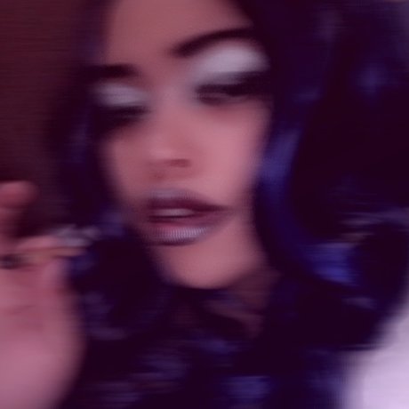 _L CA sent a chat_ model pornographic pics