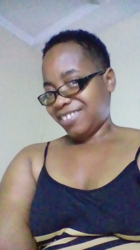 Camille Smith model top images