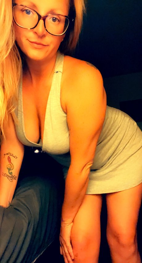 Lonelylady86 model xxx archive