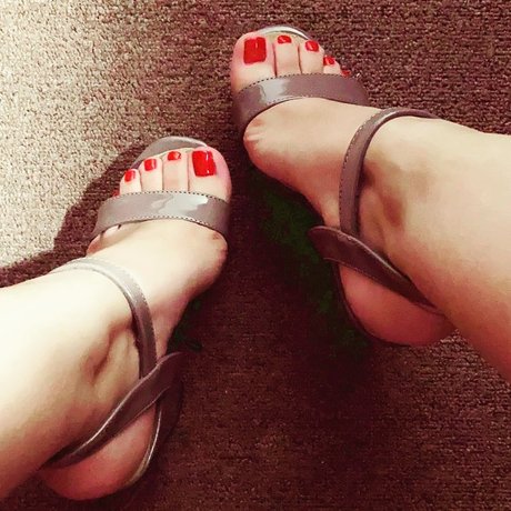 Emma Charlotte Feet perfect pornstar pic