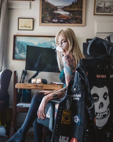 Danica Hellfire sex model photo