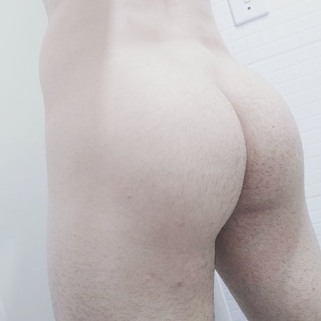 Nude Scammer sex model pictures