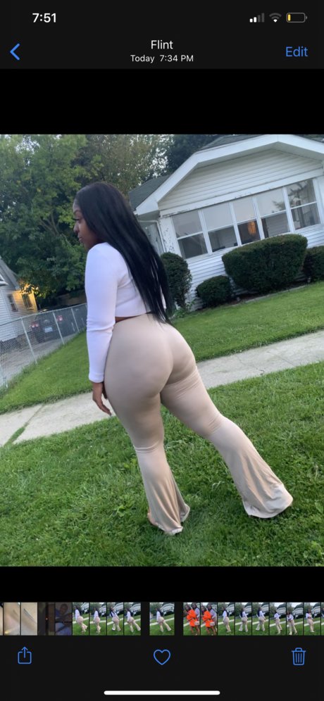 Nunuu naked star photo