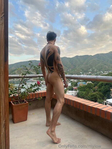 MilO model pretty pic