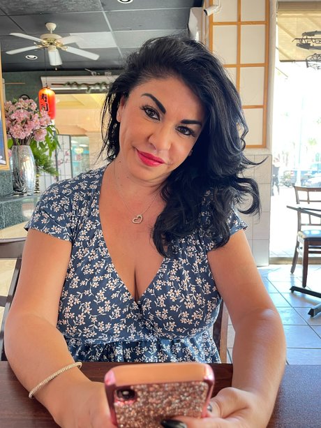 Mrs Kitty Cat model nudes pictures