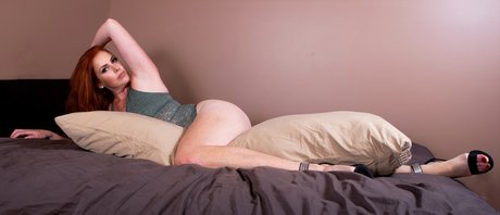 Red Foxxx erotic star galleries