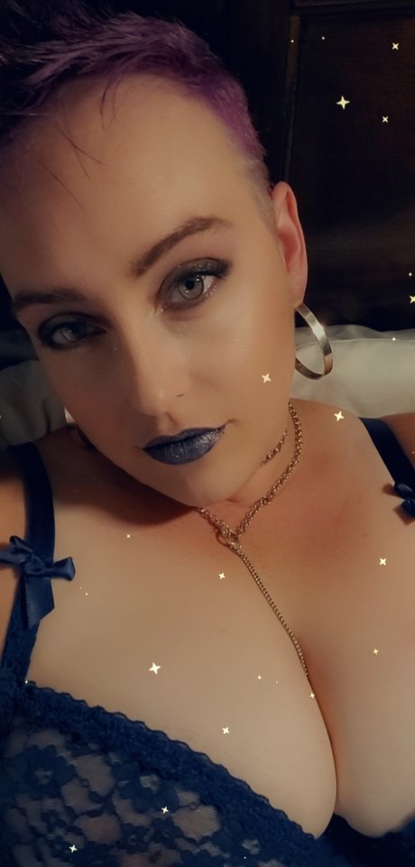 Mx Reign adult model pics