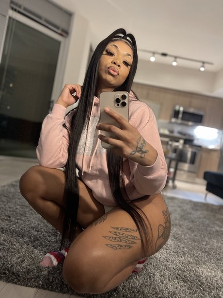 Mindyofficial hot pornstar picture