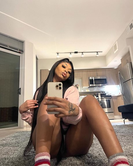 Mindyofficial hot pornstar pics