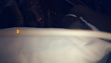 Brownie Kisses star nude pic