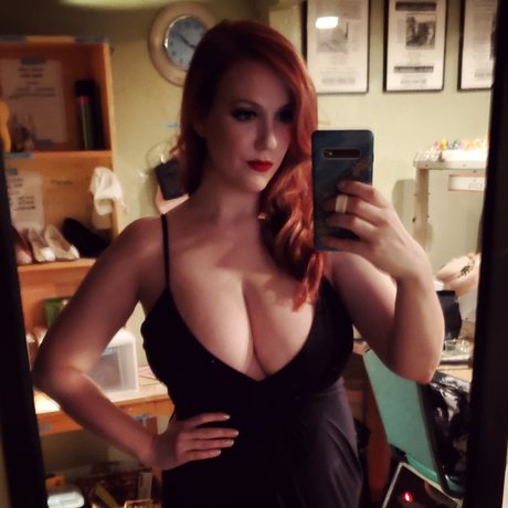 Northern Joy nude pornstar pics