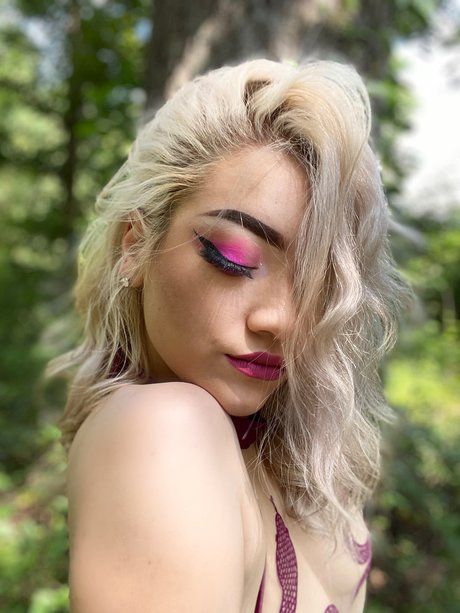 Rosie Rainbow model art images