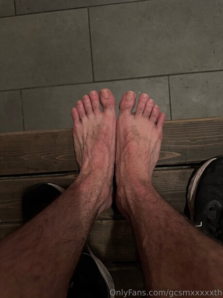 CASH star naked photo