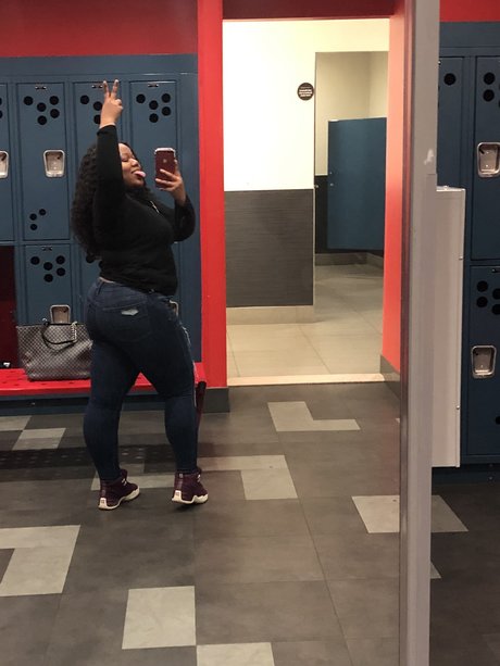 Royal Tee model nudes gallery