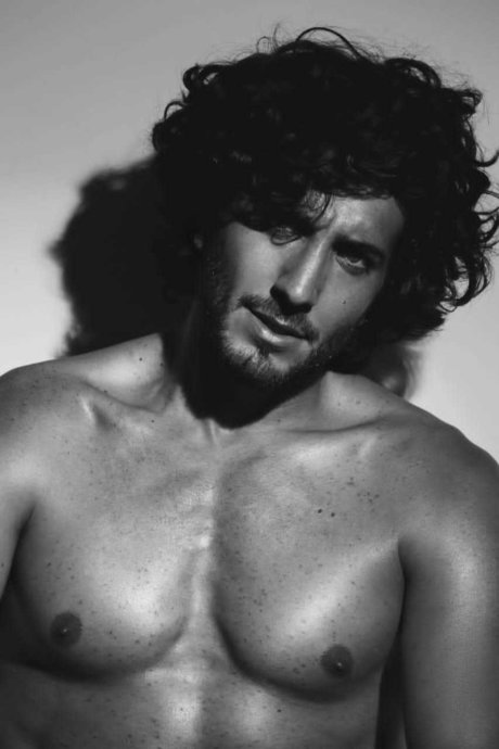 Fede Farrell model adult img