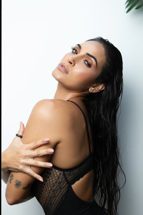 Daya Luz model hot pictures