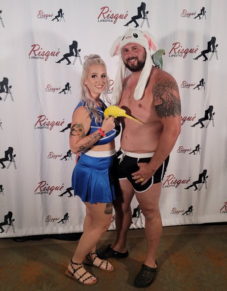 Obsidian Sapphire naked pornstar pics