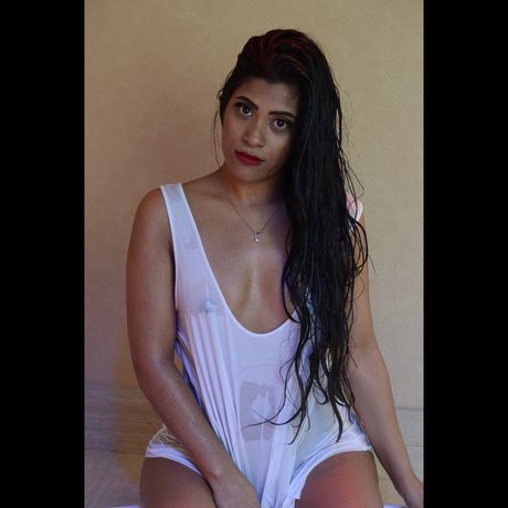 KeshaniAlizahh hd star pictures