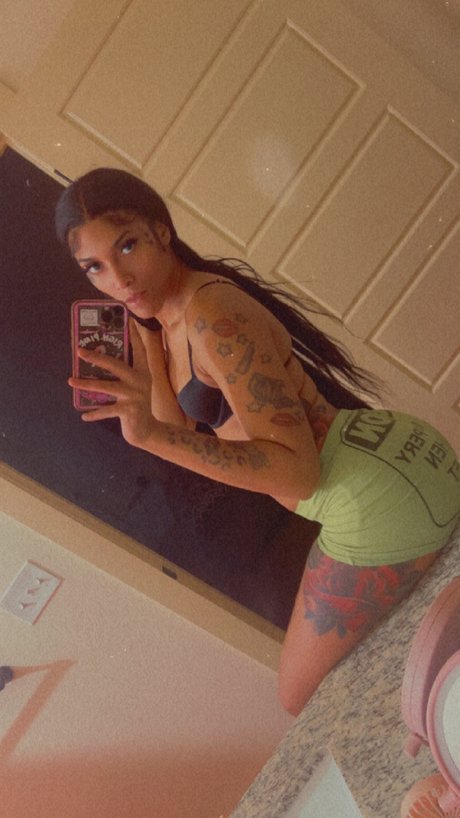 Da Pretty One_ art actress image