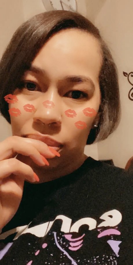 Red thickness model pornographic pics