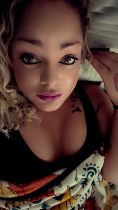 _Miss Brooks_ model free picture