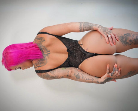 Lolla Martinelli xxx pornstar pic