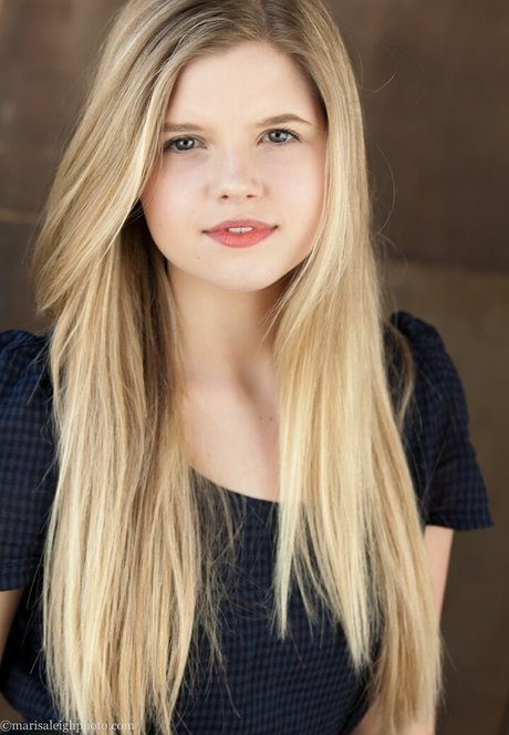 Ana Mulvoy Ten porn model pic