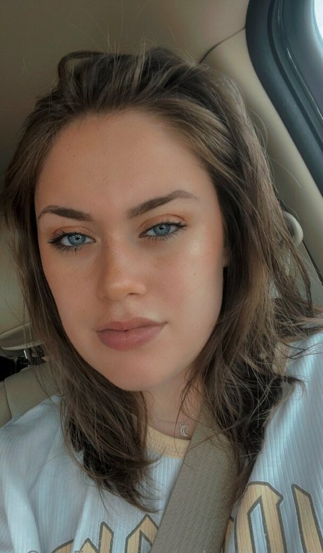 celestearrana hot actress image