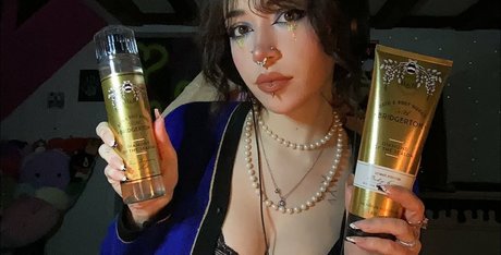 Floda ASMR star hot photo