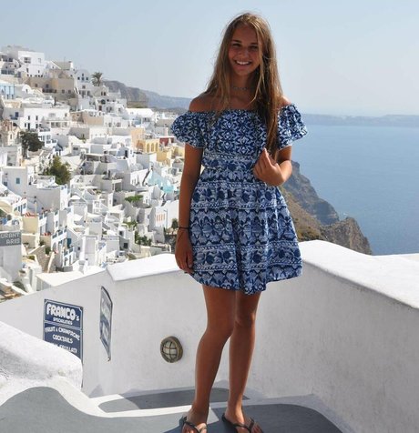 Nikki Roumel top star pictures