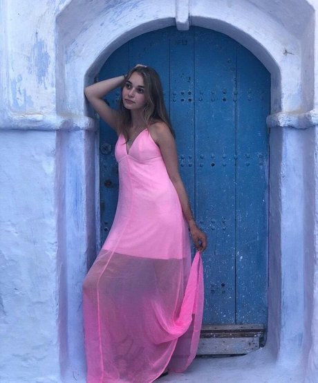 Nikki Roumel free star gallery