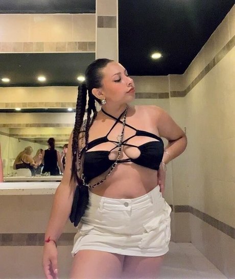 Sharon Livinsky model pornographic pics