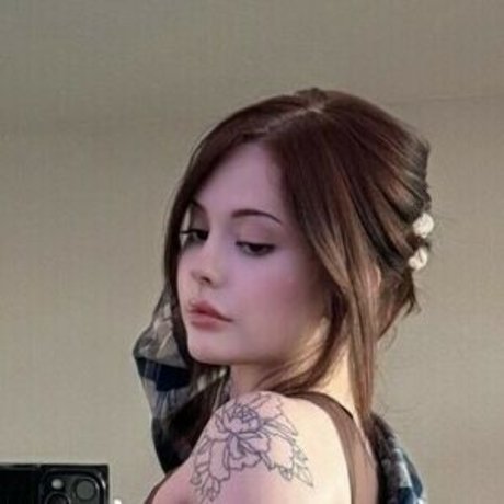 Lolaxyummy nudes model image