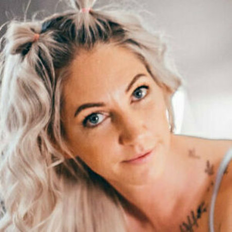 Bonniebi hot pornstar gallery