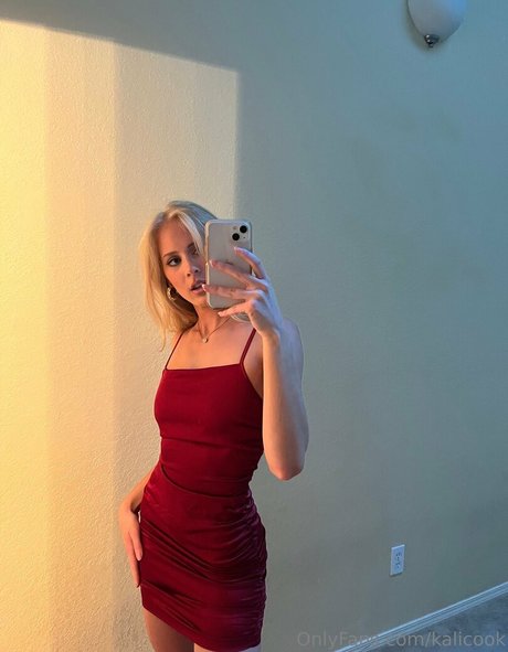 kalicook naked model img