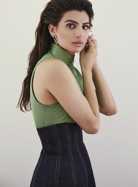 Claudia Doumit hd star images