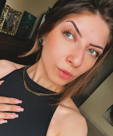 Alessandra Pink sex model gallery