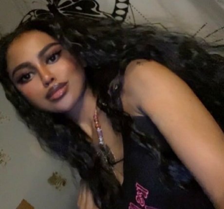 oil7ll star nude pictures