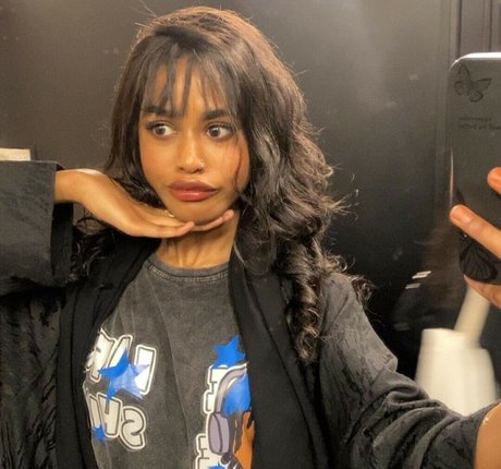 oil7ll pretty star image