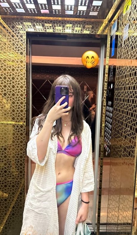 Mervepery model top photo